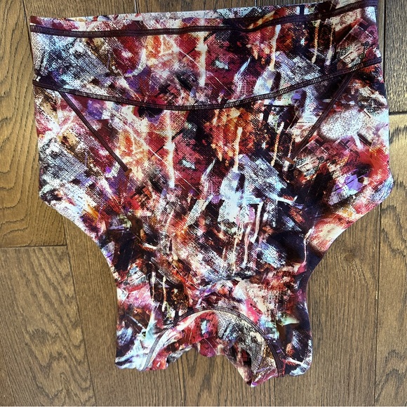 Lululemon Everlux & Mesh Tank Top - Picture 4 of 5